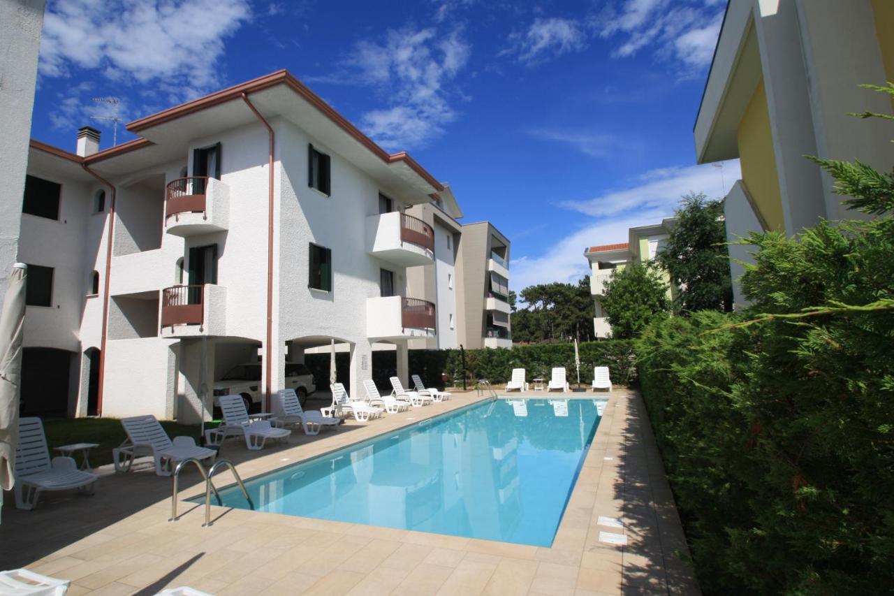 Albaluisa Apartment *